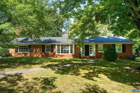 1701 Kenwood Ln, Charlottesville, VA 22901