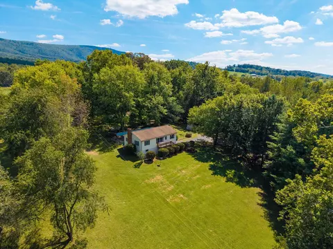7406 Mountain Valley Rd, Keezletown, VA 22832
