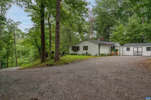 136 Wolftown-hood Rd, Hood, VA 22723