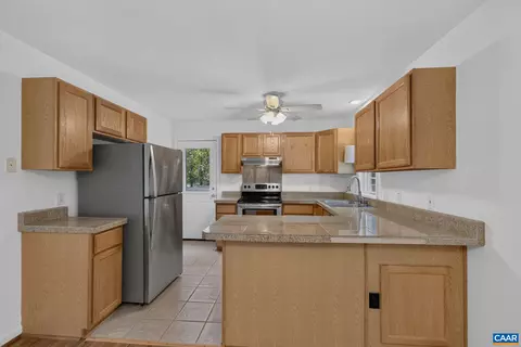 Kitchen - 573 Jefferson Dr, Palmyra, VA 22963 photo 2 of 3