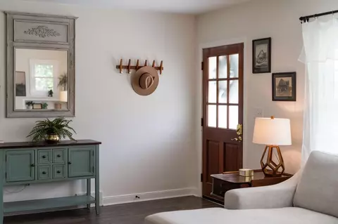 Entry Way - 415 Cherry Ave, Waynesboro, VA 22980 photo 3 of 6