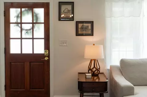 Entry Way - 415 Cherry Ave, Waynesboro, VA 22980 photo 2 of 6
