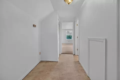 Entry Way - 17 Killdeer Ln, Stuarts Draft, VA 24477 photo 5 of 6