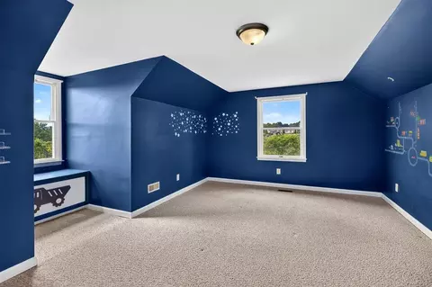 Bedroom - 17 Killdeer Ln, Stuarts Draft, VA 24477 photo 3 of 8
