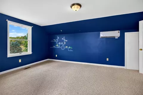 Bedroom - 17 Killdeer Ln, Stuarts Draft, VA 24477 photo 4 of 8