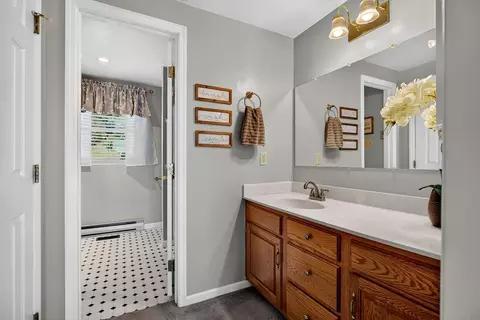 Bath - 17 Killdeer Ln, Stuarts Draft, VA 24477 photo 1 of 4