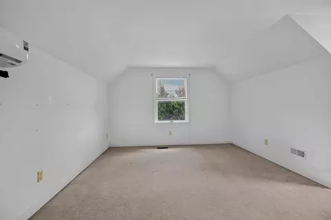 Bedroom - 17 Killdeer Ln, Stuarts Draft, VA 24477 photo 6 of 8
