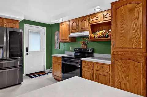 Kitchen - 17 Killdeer Ln, Stuarts Draft, VA 24477 photo 6 of 6