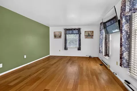 Living - 17 Killdeer Ln, Stuarts Draft, VA 24477 photo 1 of 5