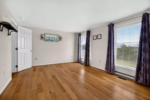Bedroom - 17 Killdeer Ln, Stuarts Draft, VA 24477 photo 2 of 8