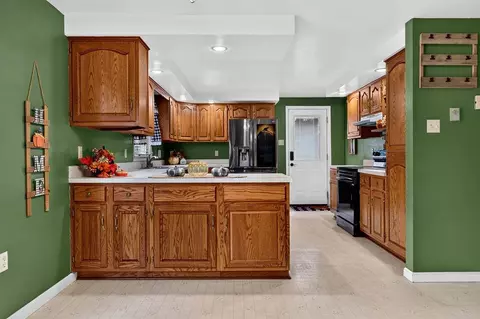 Kitchen - 17 Killdeer Ln, Stuarts Draft, VA 24477 photo 1 of 6