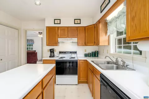 Kitchen - 499 Old Rectory Ln, Fork Union, VA 23055 photo 3 of 3