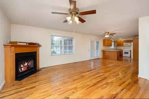 Living - 97 Gloucester Rd, Stuarts Draft, VA 24477 photo 6 of 11