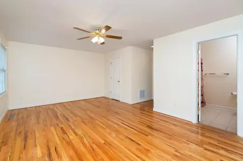 Living - 97 Gloucester Rd, Stuarts Draft, VA 24477 photo 10 of 11