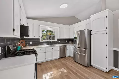 Kitchen - 3 Roadview Ter, Palmyra, VA 22963 photo 3 of 6