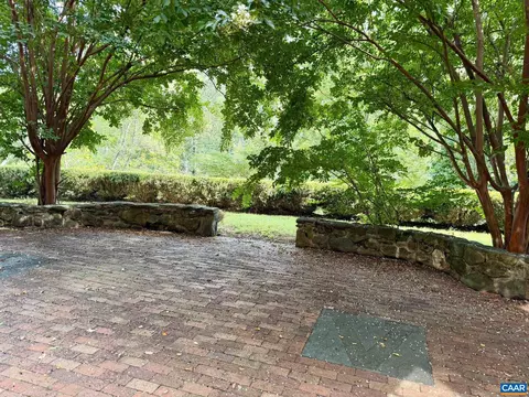Exterior - 321 Dover Rd, Charlottesville, VA 22901 photo 5 of 8