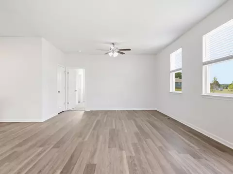 Living - 199 Waterfront Dr, Raphine, VA 24472 photo 4 of 4