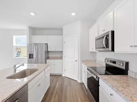 Kitchen - 199 Waterfront Dr, Raphine, VA 24472 photo 1 of 5