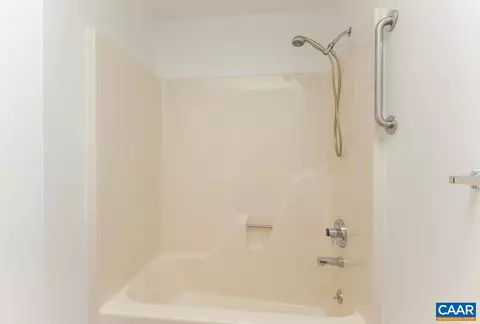 Bath - 5 Loblolly Rd, Palmyra, VA 22963 photo 4 of 5