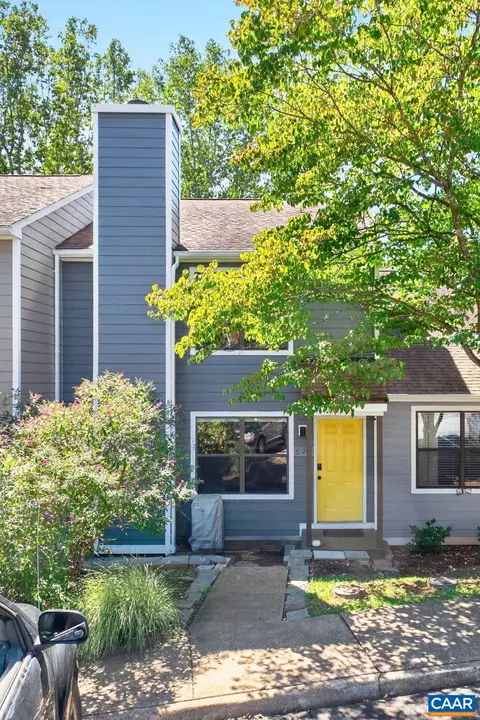 524 Whitcover Cir, Charlottesville, VA 22901