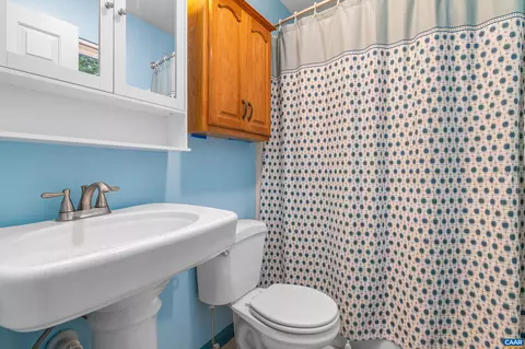 Bath - 18 Cliftwood Rd, Palmyra, VA 22963 photo 2 of 2