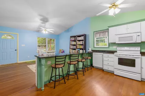 Kitchen - 18 Cliftwood Rd, Palmyra, VA 22963 photo 3 of 4