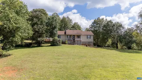 7467 Robinson River Rd, Rapidan, VA 22733