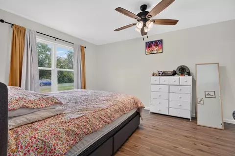 Bedroom - 16620 E Spring St, Elkton, VA 22827 photo 1 of 8