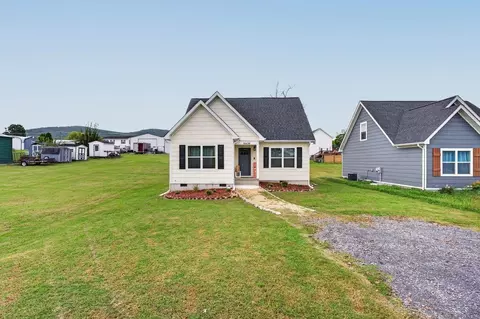 Exterior - 16620 E Spring St, Elkton, VA 22827 photo 2 of 12