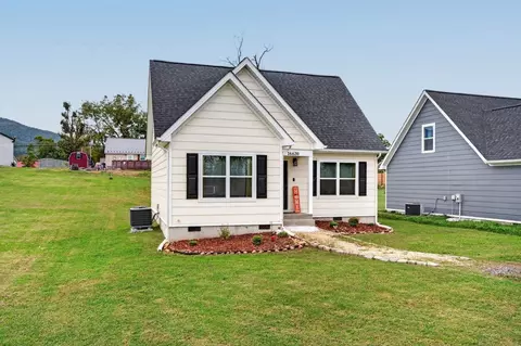 Exterior - 16620 E Spring St, Elkton, VA 22827 photo 4 of 12