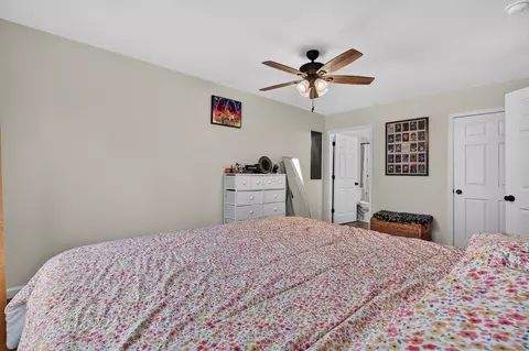 Bedroom - 16620 E Spring St, Elkton, VA 22827 photo 4 of 8