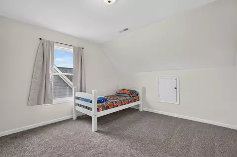 Bedroom - 16620 E Spring St, Elkton, VA 22827 photo 5 of 8