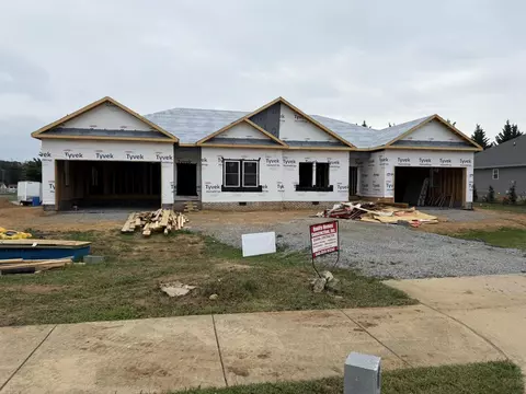 8 Meriwether Cir, Stuarts Draft, VA 24477