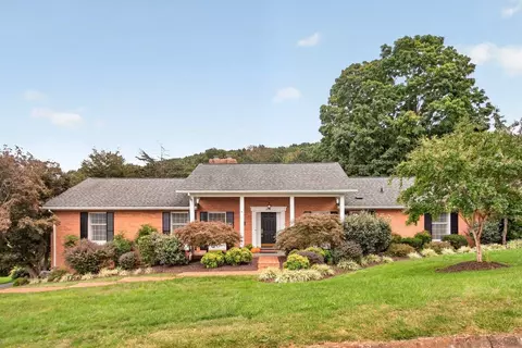 418 Fairway Dr, Harrisonburg, VA 22802
