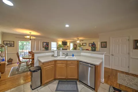 Kitchen - 42 Meriwether Cir, Stuarts Draft, VA 24477 photo 4 of 4
