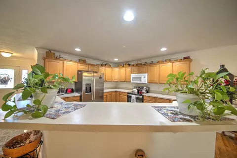 Kitchen - 42 Meriwether Cir, Stuarts Draft, VA 24477 photo 3 of 4