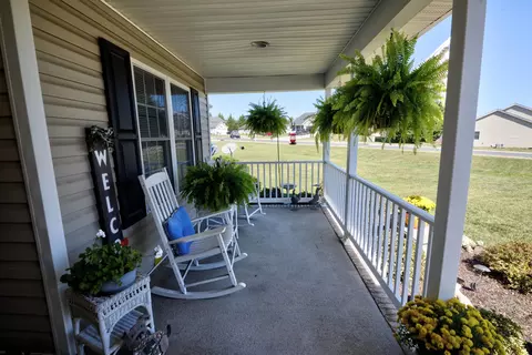 Exterior - 42 Meriwether Cir, Stuarts Draft, VA 24477 photo 3 of 7