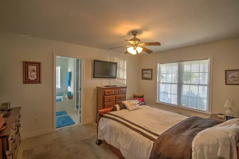 Bedroom - 42 Meriwether Cir, Stuarts Draft, VA 24477 photo 3 of 4