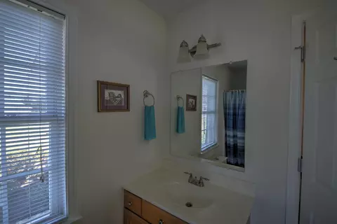 Bath - 42 Meriwether Cir, Stuarts Draft, VA 24477 photo 2 of 5