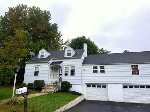104 Harper Ct, Staunton, VA 24401