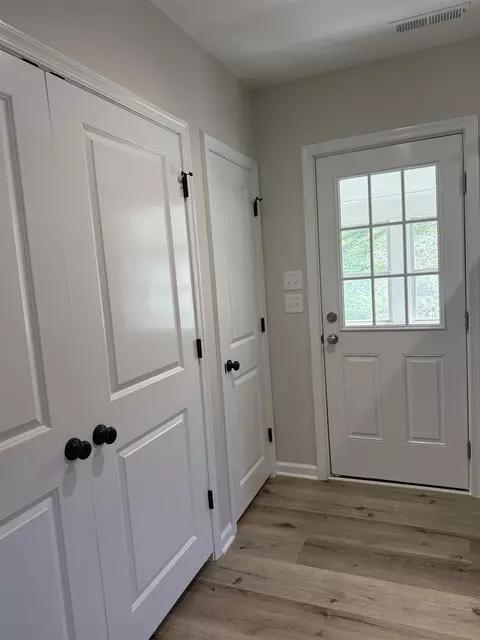 Entry Way - 362 Whitmore Rd, Mount Solon, VA 22843 photo 2 of 3