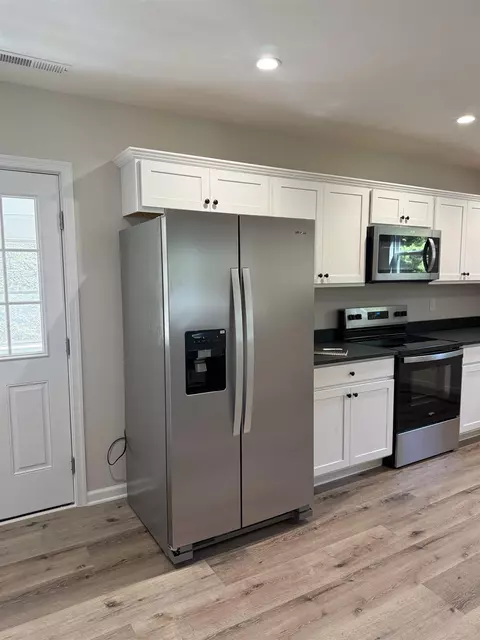 Kitchen - 362 Whitmore Rd, Mount Solon, VA 22843 photo 2 of 2