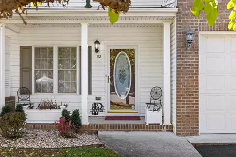 112 Collinswood Dr, Staunton, VA 24401