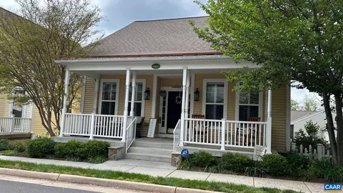 17450 Lethridge Cir, Round Hill, VA 20141
