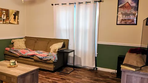 Living - 531 Oakland Cir, Raphine, VA 24472 photo 2 of 2
