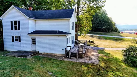 Exterior - 531 Oakland Cir, Raphine, VA 24472 photo 2 of 6