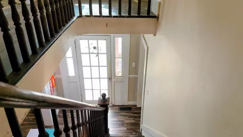 Entry Way - 531 Oakland Cir, Raphine, VA 24472 photo 2 of 3