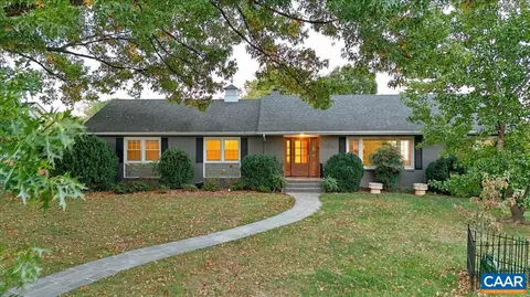 303 Rainbow Dr, Staunton, VA 24401
