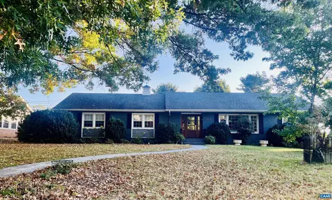 303 Rainbow Dr, Staunton, VA 24401