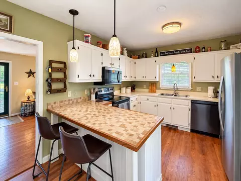 Kitchen - 46 Brookmill Rd, Stuarts Draft, VA 24477 photo 4 of 5